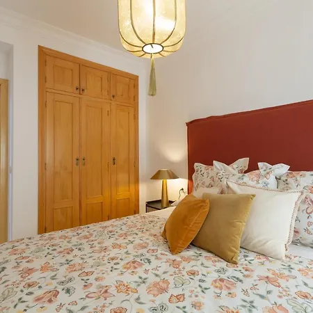 Balcon De Picasso: Bright With Incredible Views Apartmán