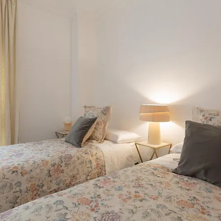 Balcon De Picasso: Bright With Incredible Views Apartmán