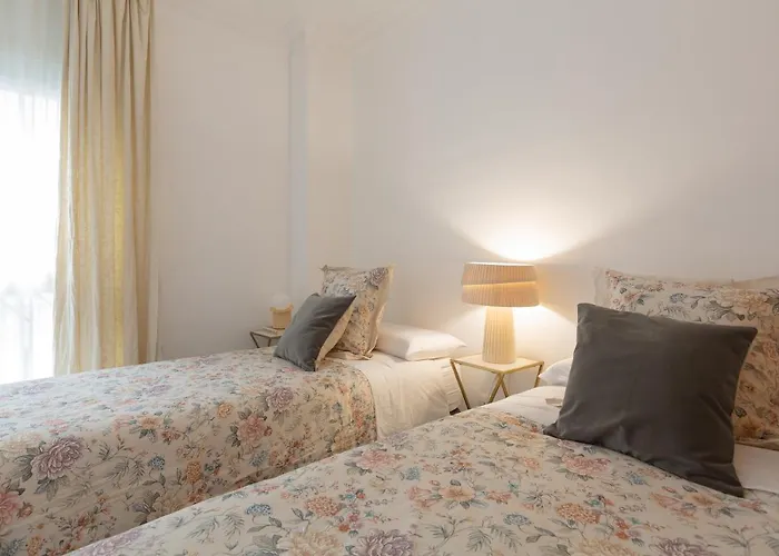 Balcon De Picasso: Bright With Incredible Views 公寓